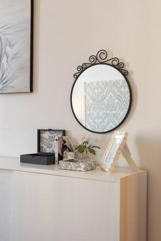Vesuvius Suite - Elegante Appartamento In Centro Napoli Ngoại thất bức ảnh